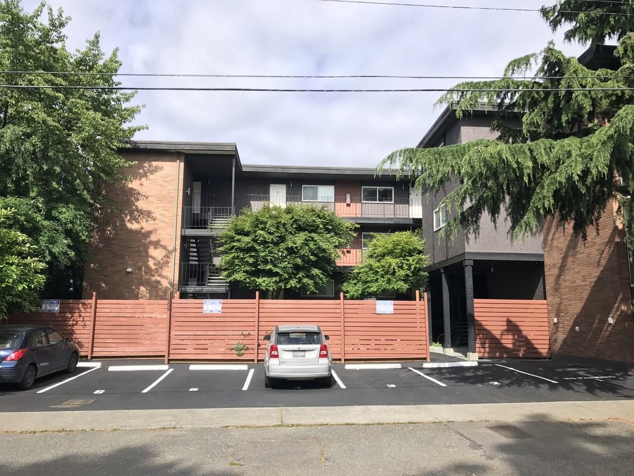 Elliott View Apartments - Photo 2 of 32