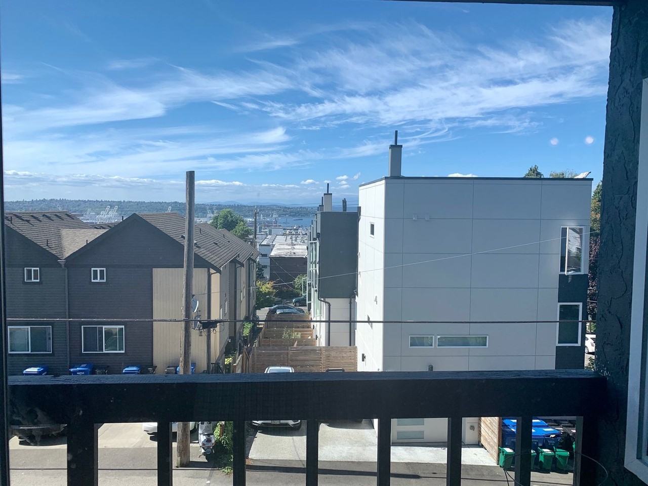 Elliott View Apartments - Photo 3 of 32