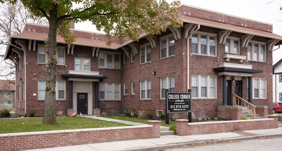 660 E 17th St #21 - Photo 2 of 11