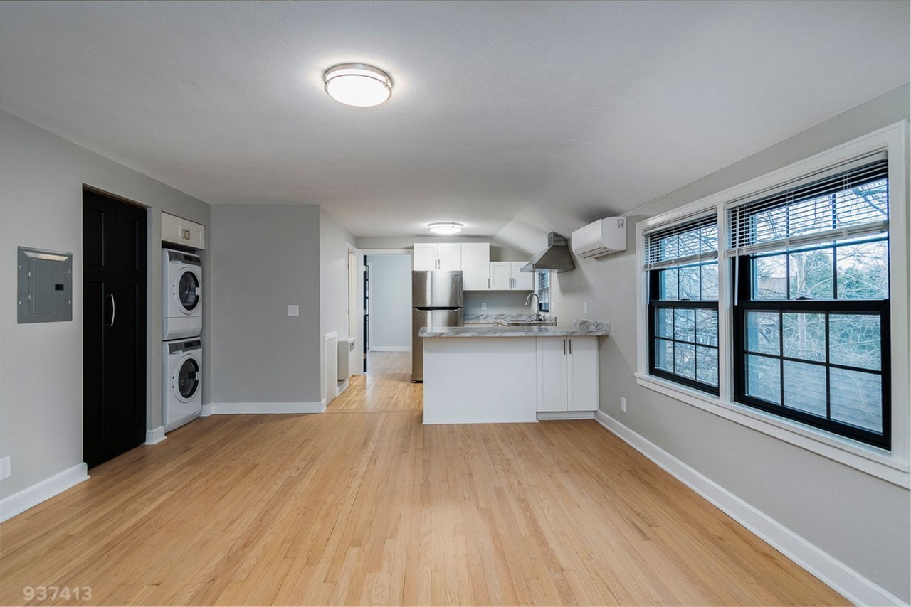 826 Lakeside - Photo 6 of 21