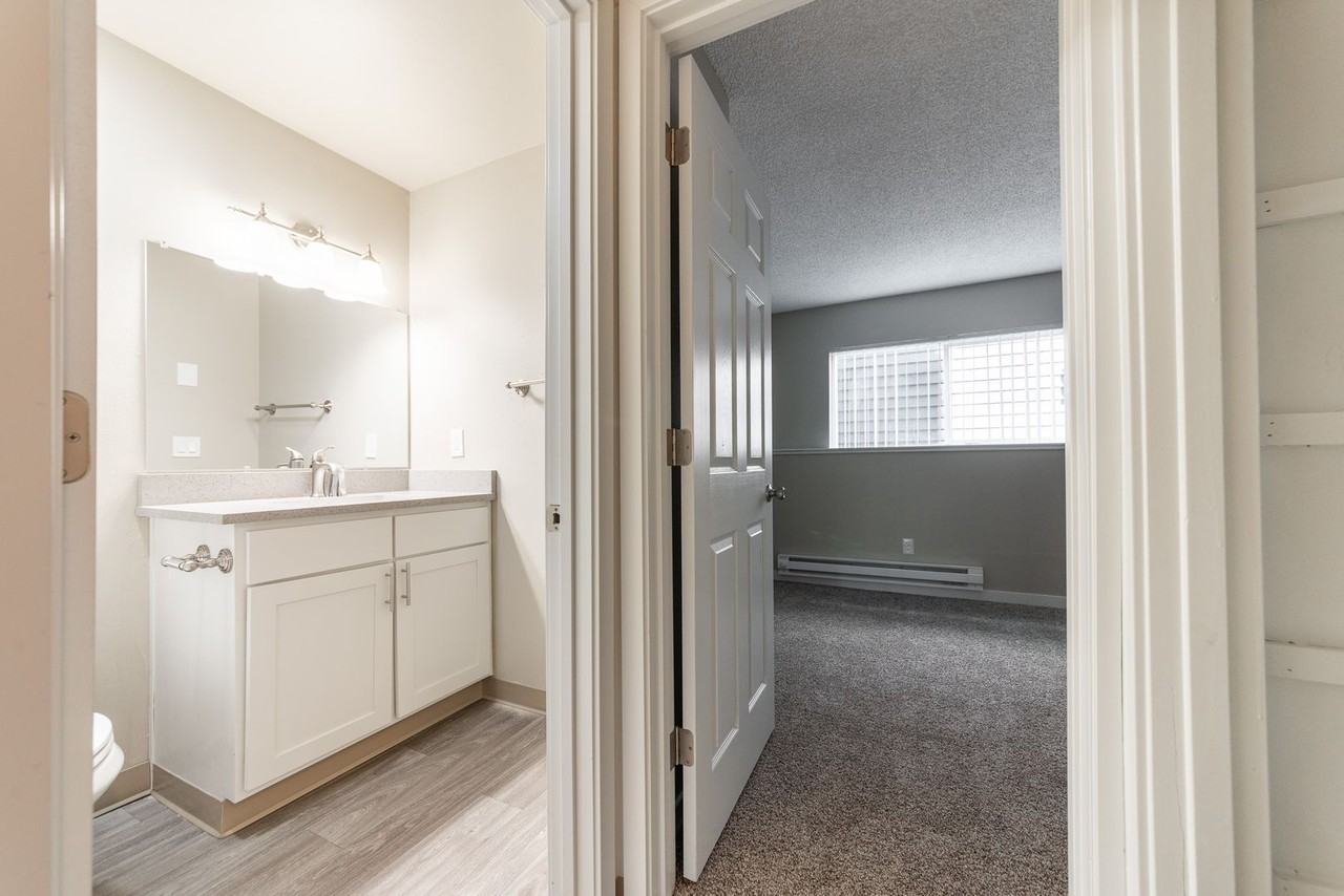 Non-Profit Student Housing Near Mt. Hood Community College - Photo 6 of 13