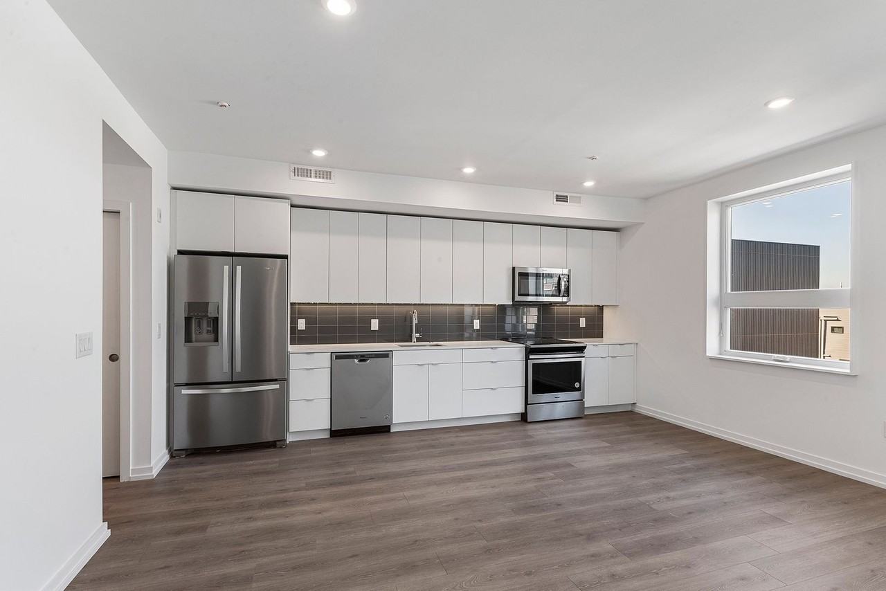 The Rose - Photo 2 of 7