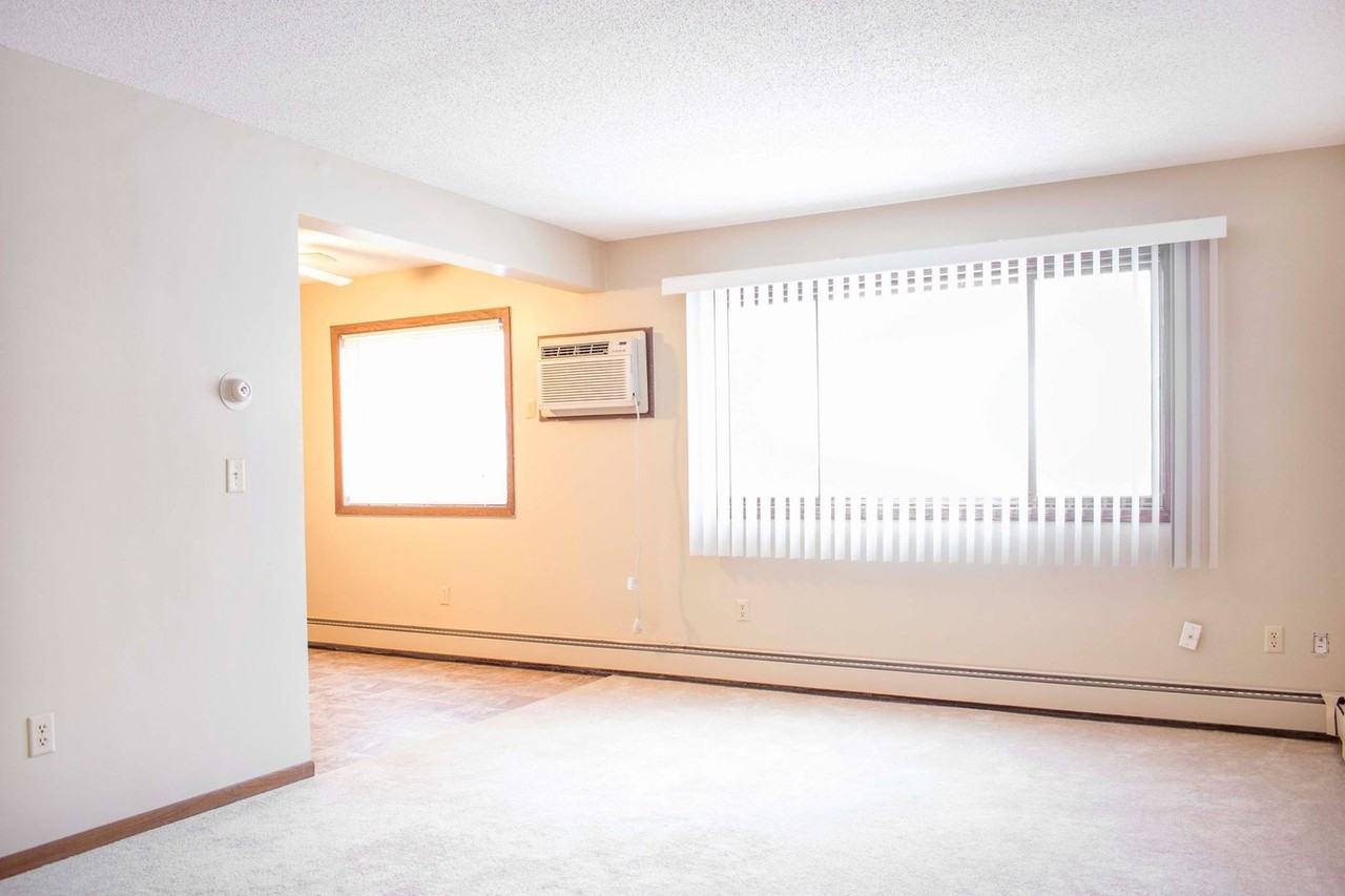 Park Apartments - Photo 7 of 12