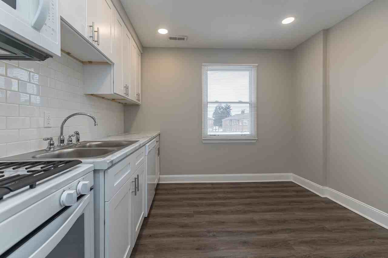 6040 Ridge Rd - Photo 6 of 15