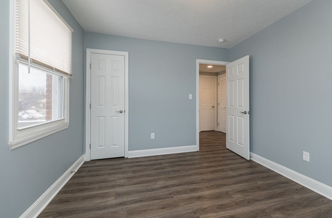 6040 Ridge Rd - Photo 7 of 15