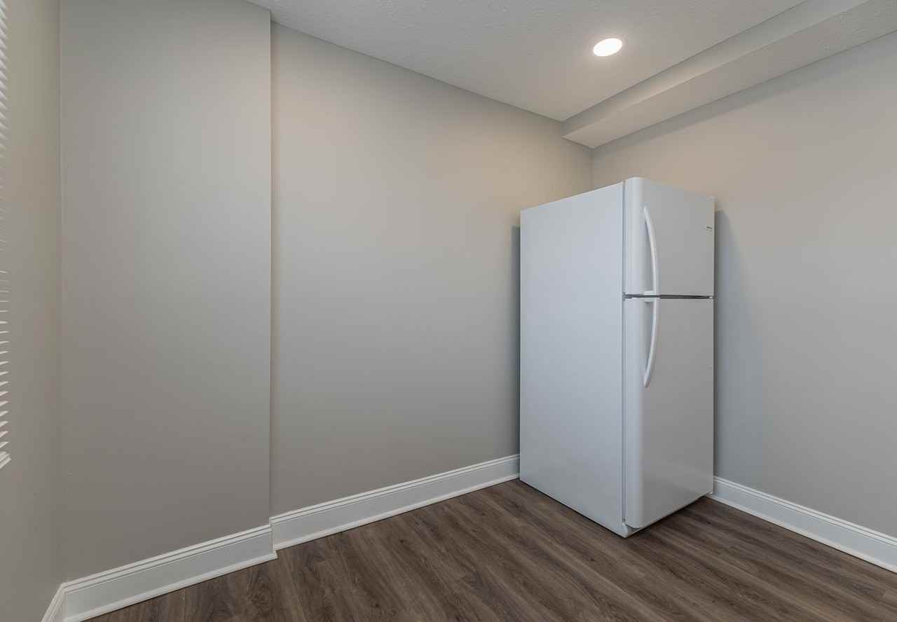 6040 Ridge Rd - Photo 5 of 15