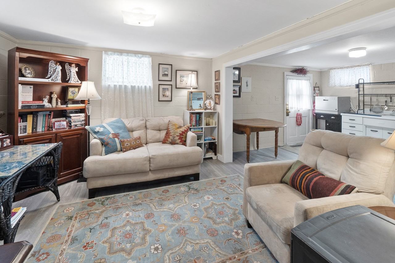 504 E Patrick St #A - Photo 3 of 24