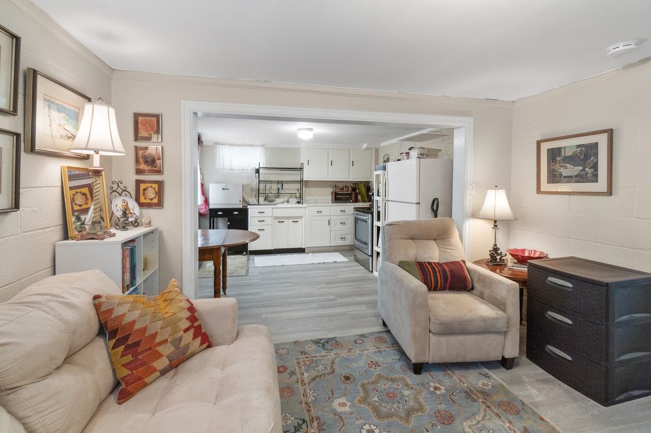 504 E Patrick St #A - Photo 4 of 24