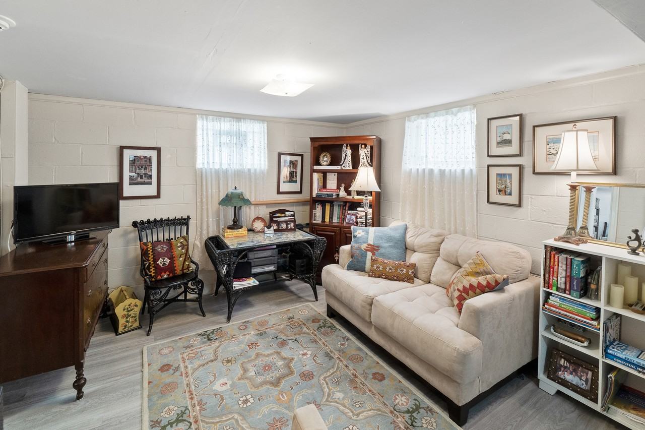 504 E Patrick St #A - Photo 5 of 24