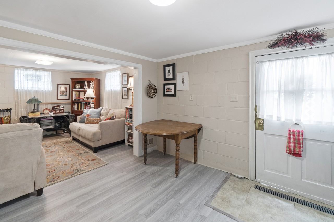 504 E Patrick St #A - Photo 6 of 24