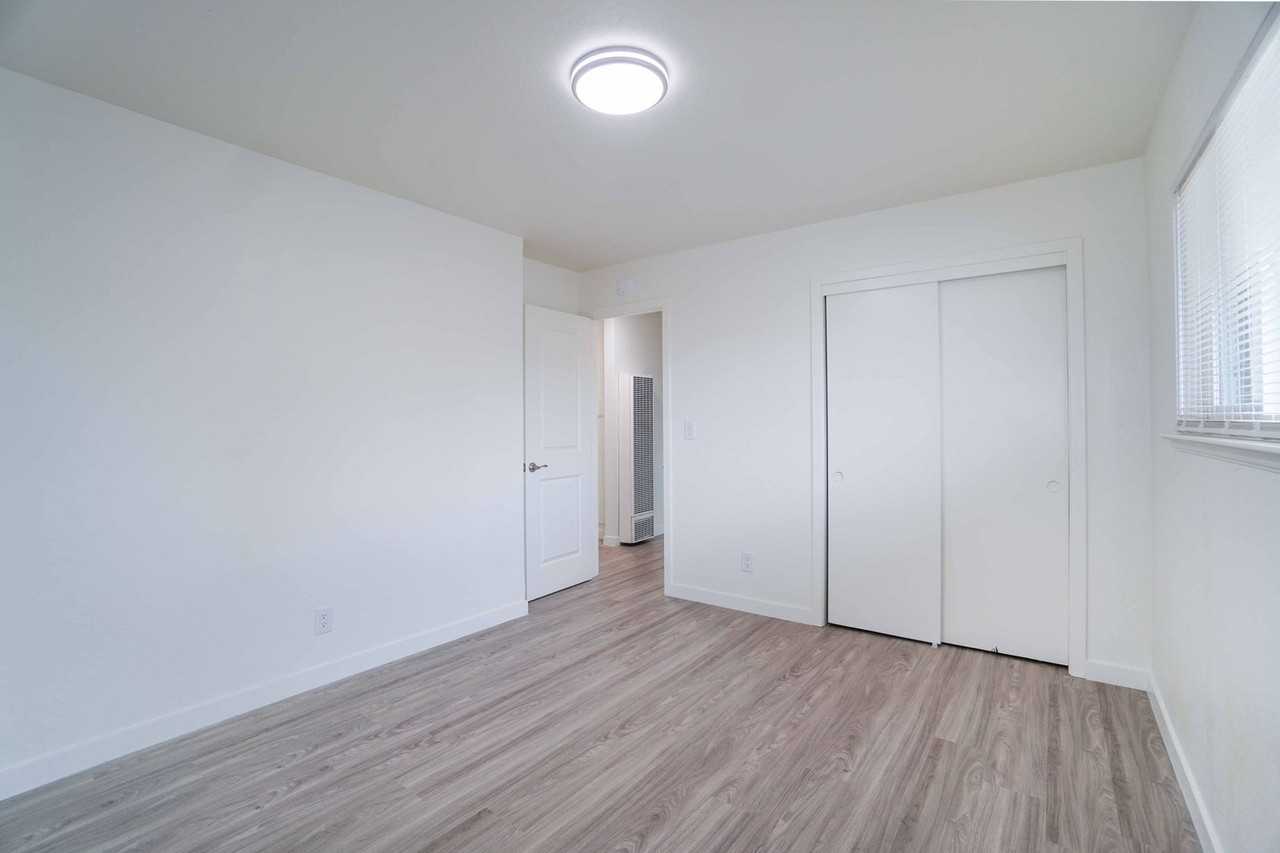 Mountain View - Photo 6 of 10