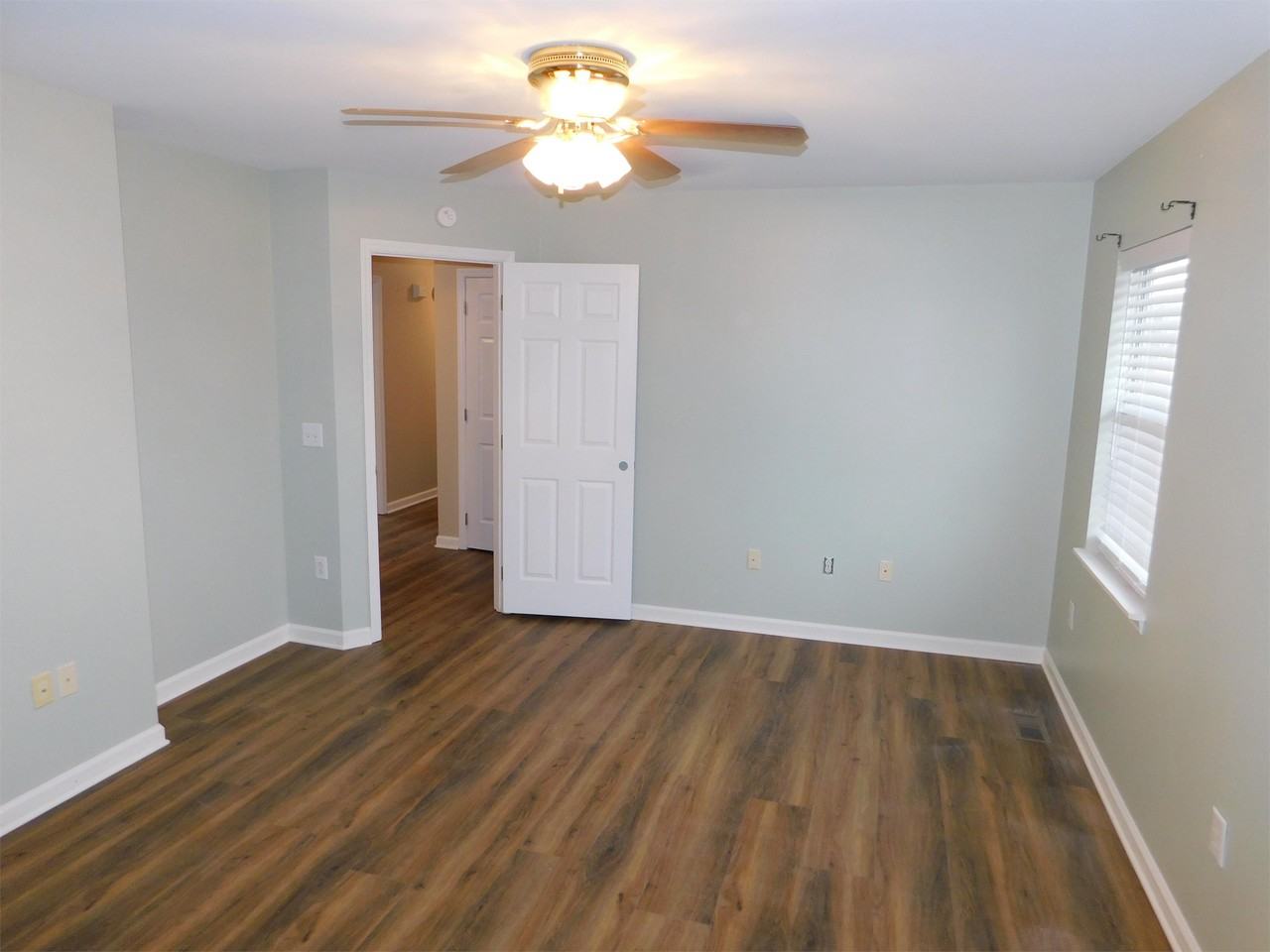 137 Cunningham Dr #1 - Photo 5 of 11