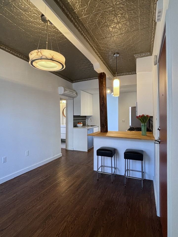 89 Gladstone Avenue #1 - Photo 3 of 17