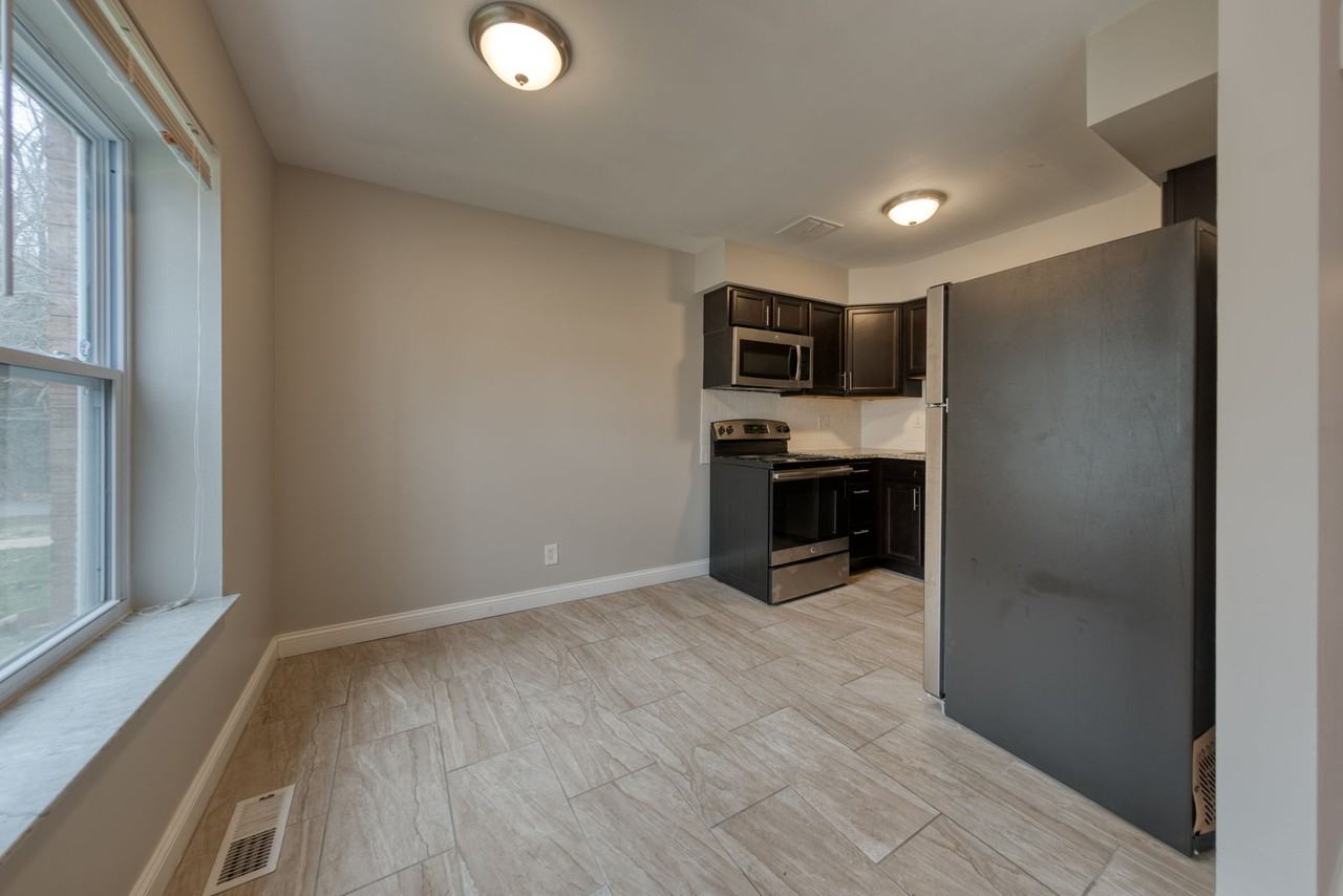 941 Brookside Ave #941C - Photo 4 of 22