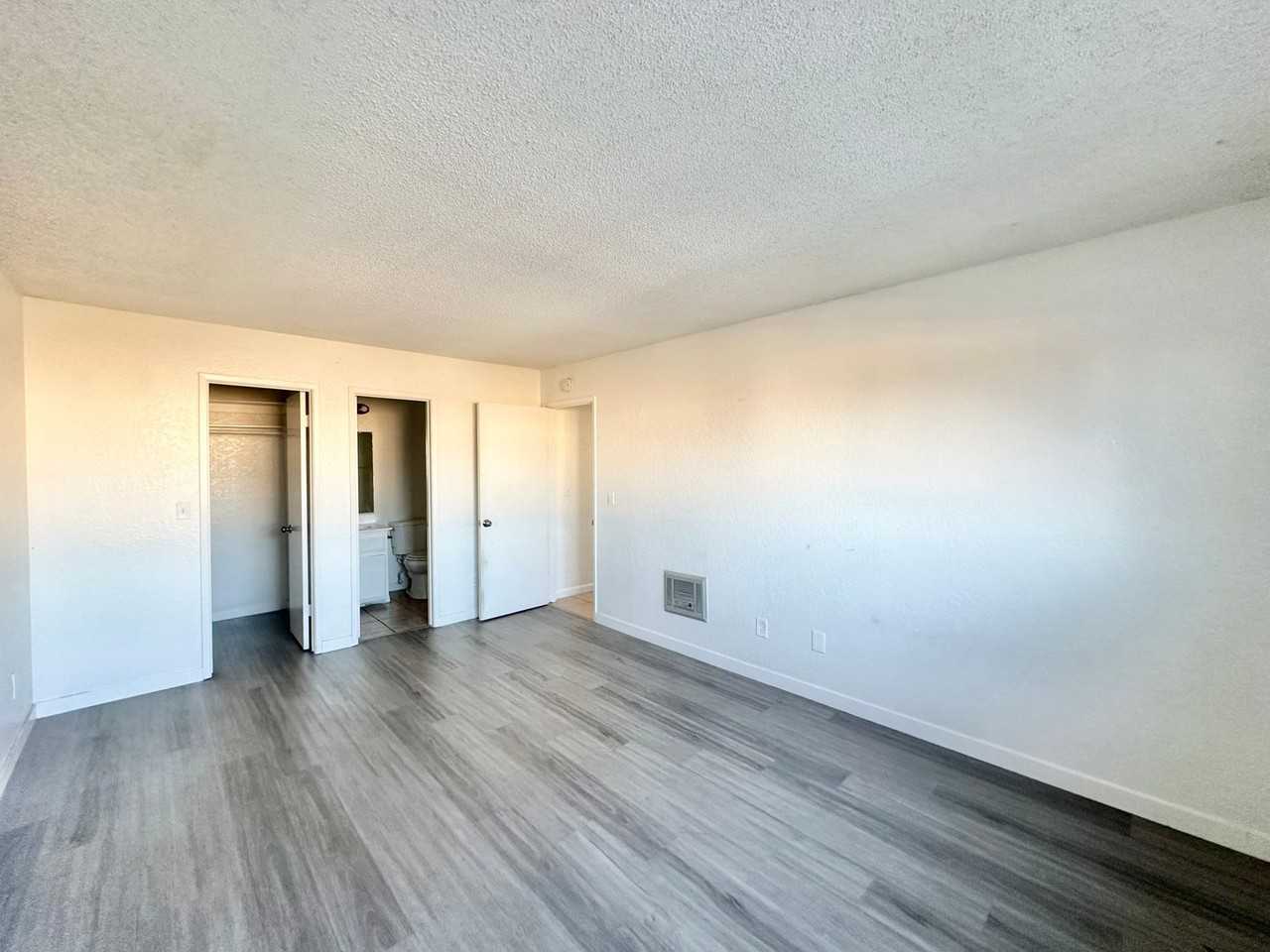 Orangewood Pines - Photo 5 of 11