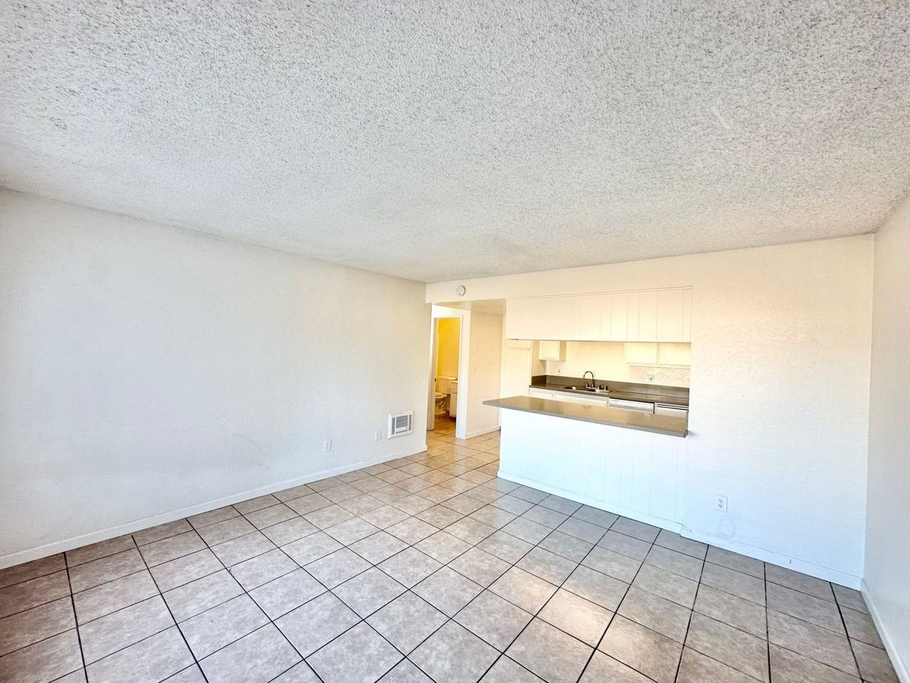 Orangewood Pines - Photo 4 of 28