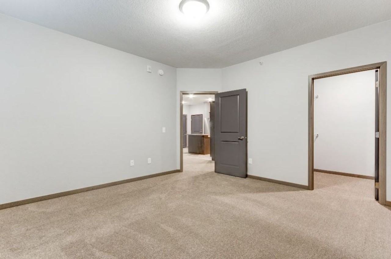 1160 Suncrest Drive - Photo 5 of 35