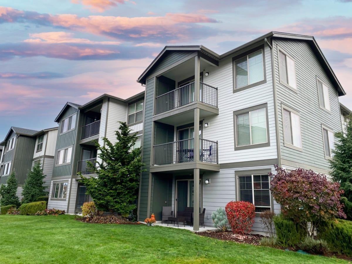 6821 Udall Pl Se - Photo 4 of 50