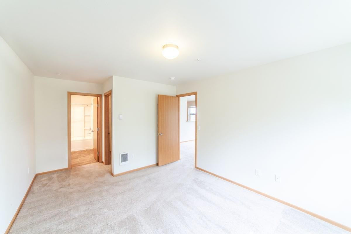 6821 Udall Pl Se - Photo 5 of 50