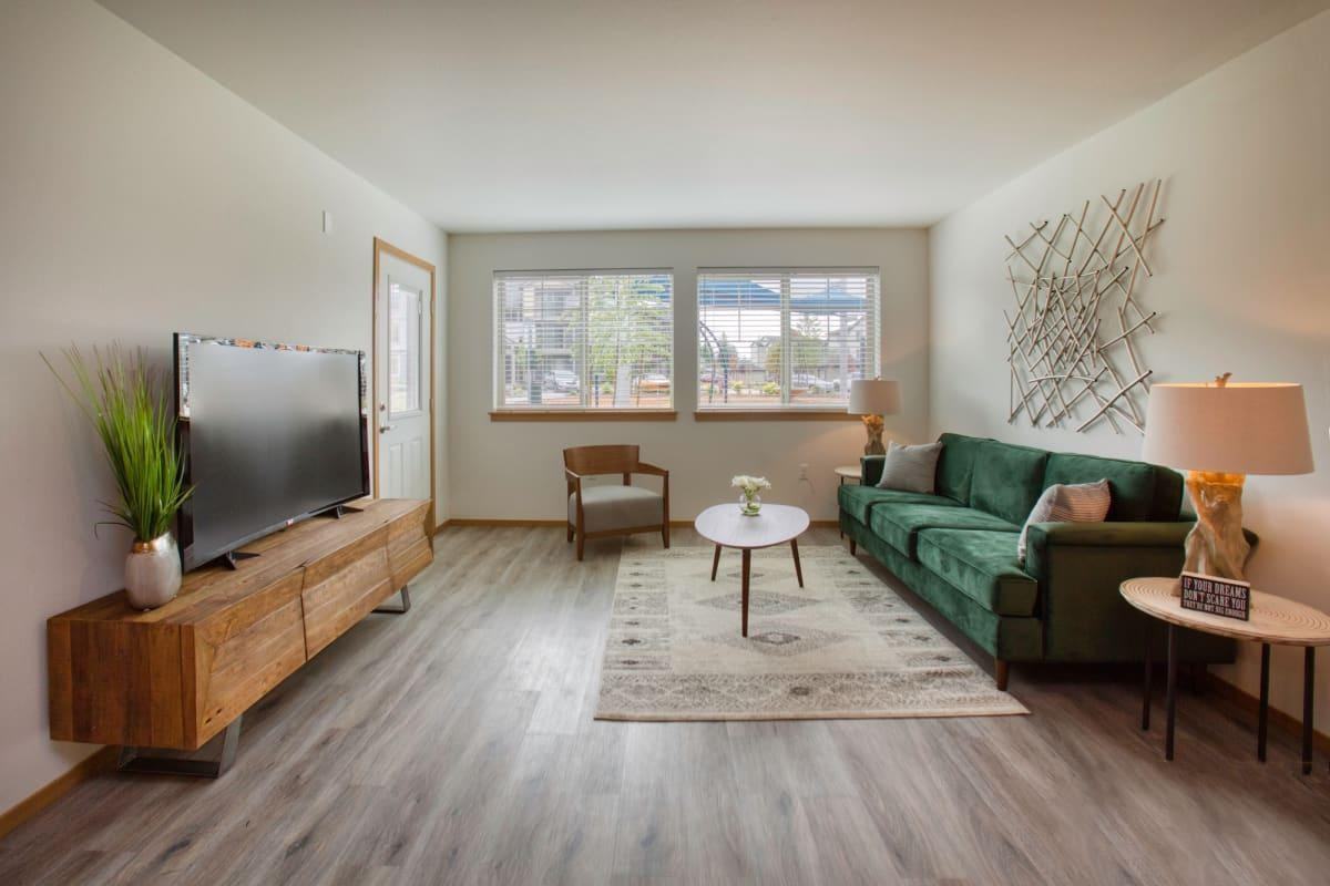 17412 44th Ave E - Photo 4 of 28