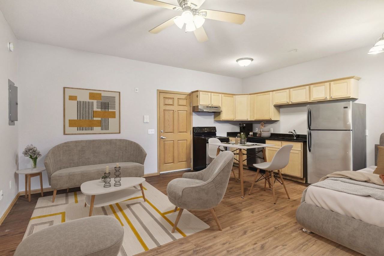 St. George Apartments - Photo 6 of 15