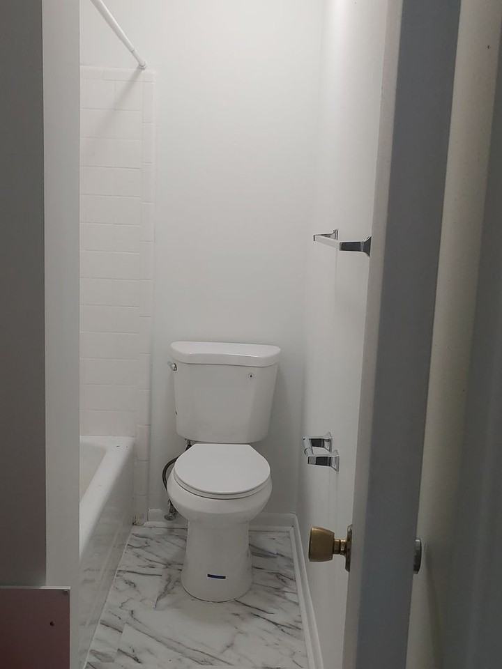 Jefferson Court - Photo 4 of 11