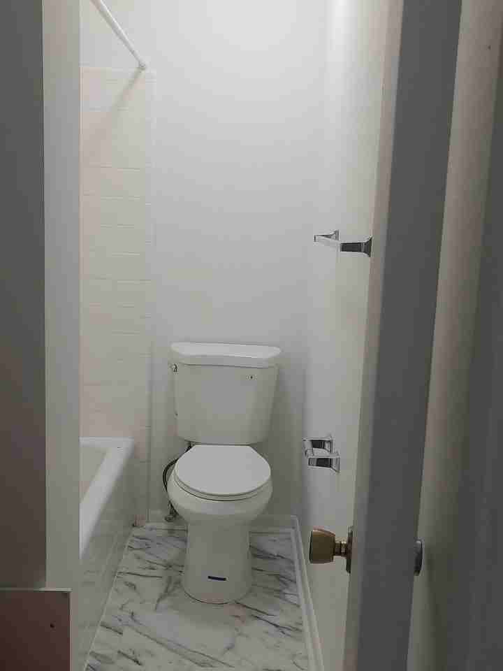 Jefferson Court - Photo 2 of 5