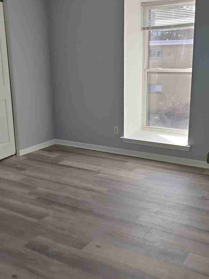 Jefferson Court - Photo 4 of 5