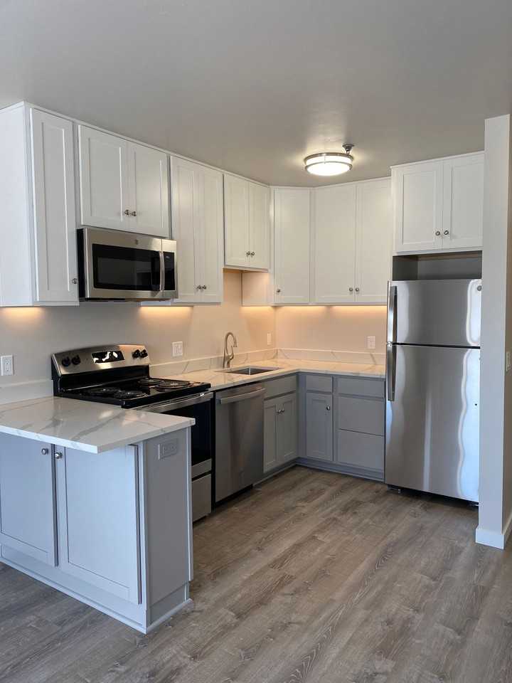 620 Red Table Drive LLC - Photo 2 of 6