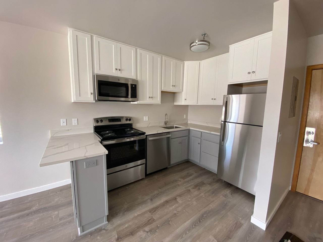 620 Red Table Drive LLC - Photo 3 of 6