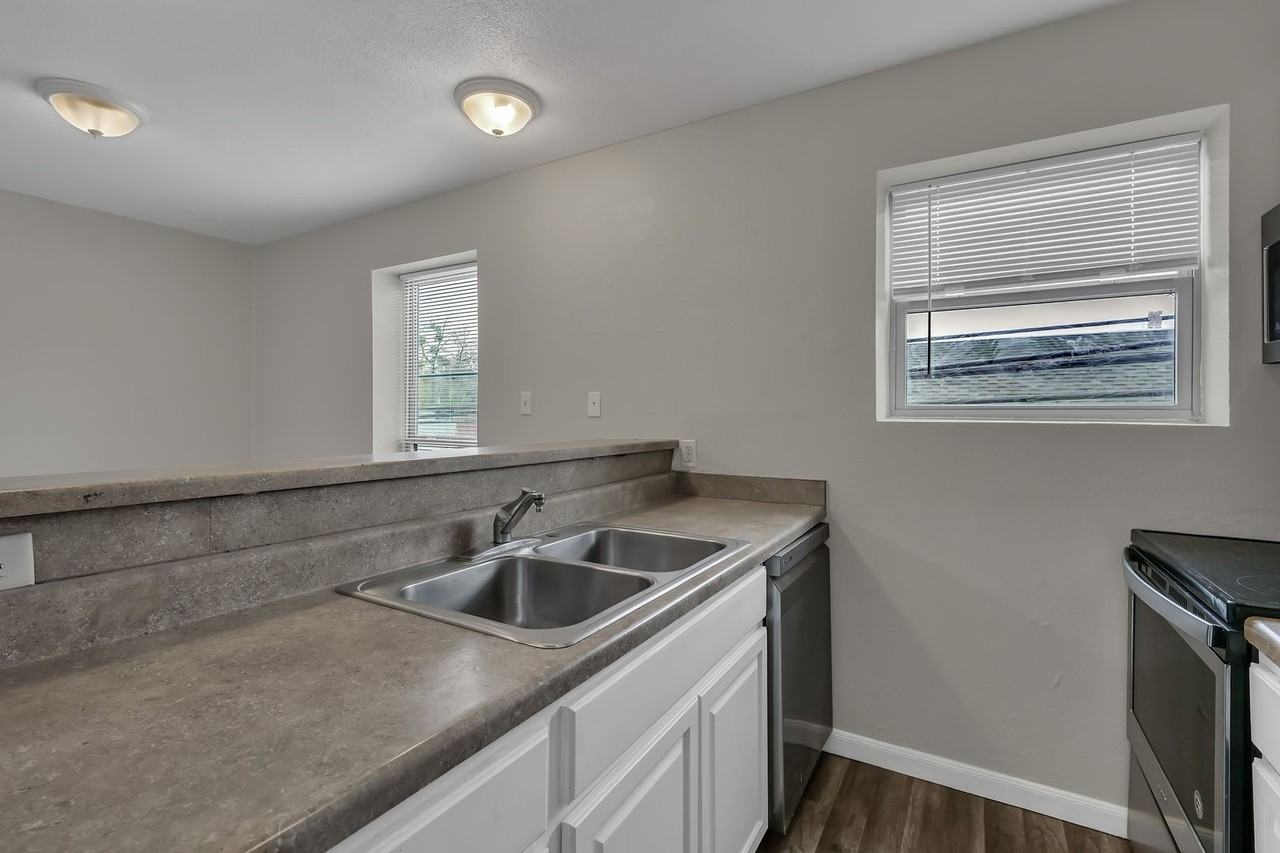 Willowbend Apartments - Photo 2 of 14