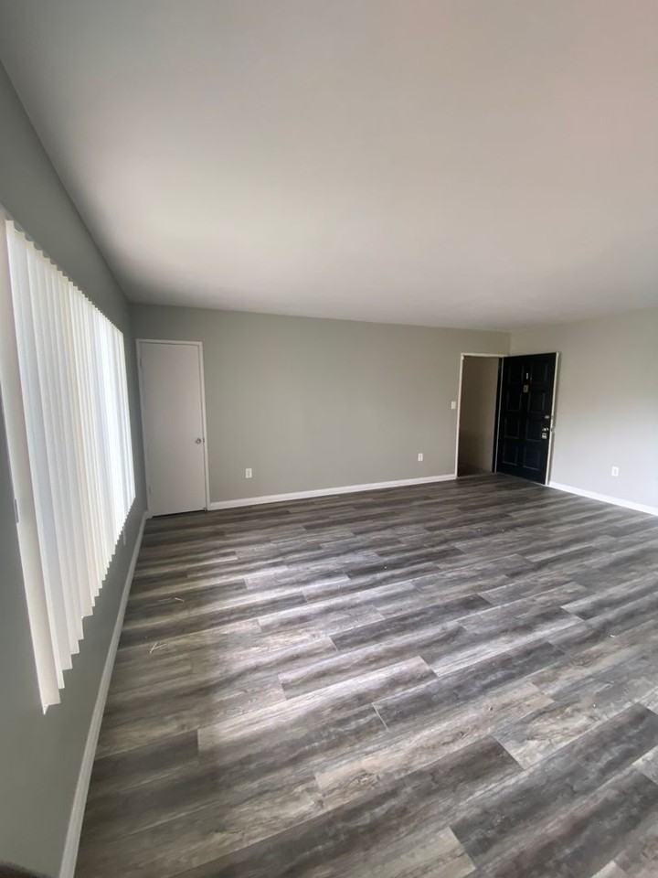4140 Cleveland Ave - Photo 7 of 17