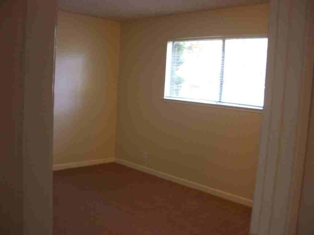 Mira Loma Apartments - Photo 5 of 20
