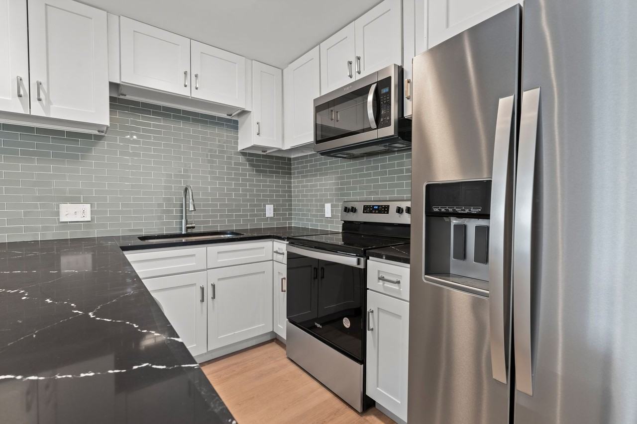 The Court Apartments - Photo 5 of 16