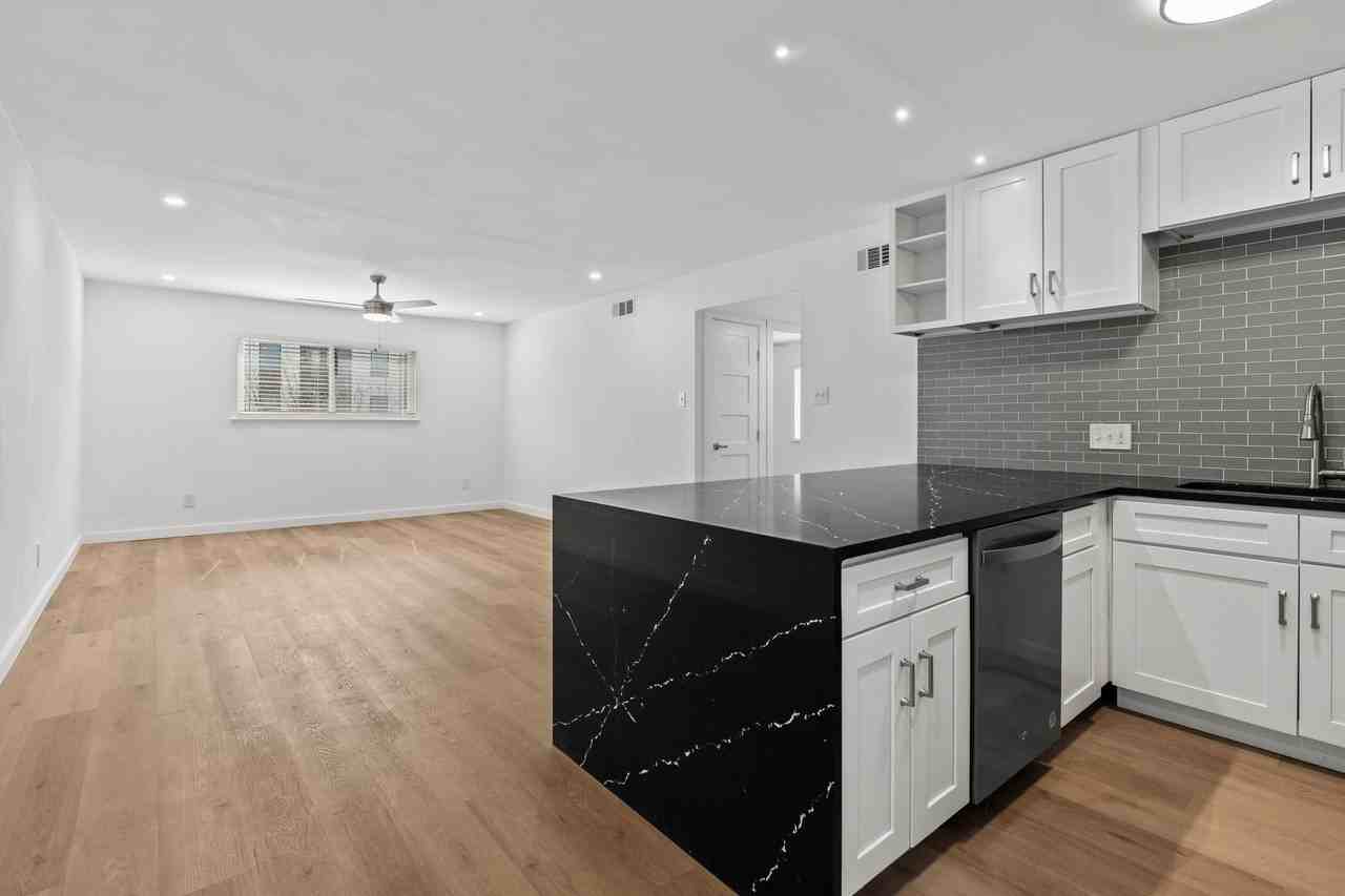 The Court Apartments - Photo 6 of 16