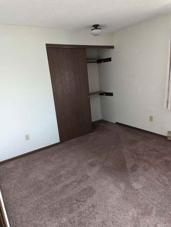 Mountain Villa Apartments - Photo 3 of 35