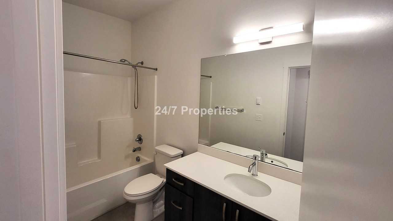 2743 Se 118th Ave - Photo 5 of 10