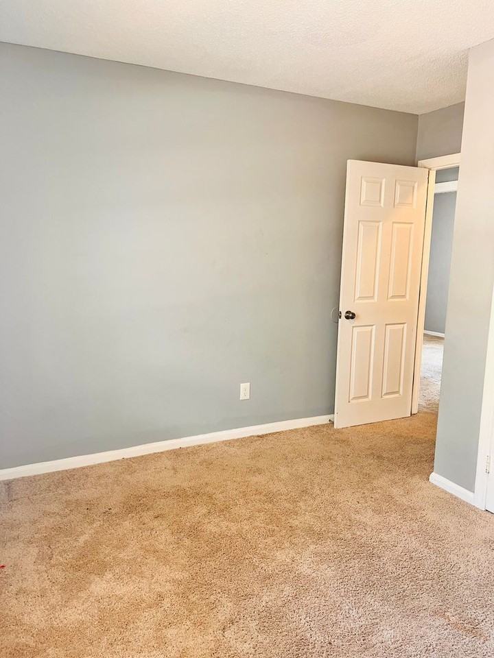 1032 Blue Ridge Ter - Photo 7 of 7