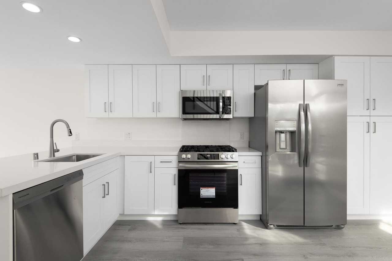 Civic Center Villas - Photo 2 of 11