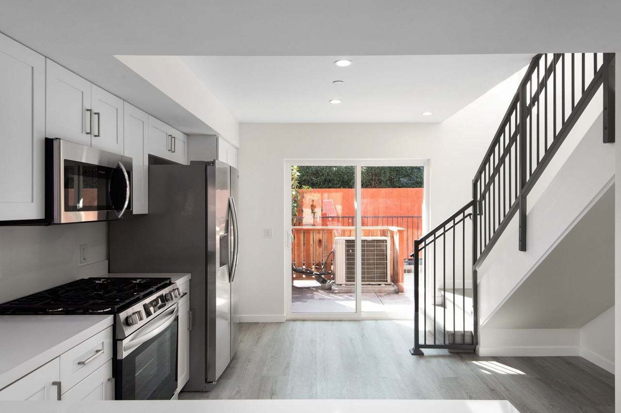 Civic Center Villas - Photo 5 of 11