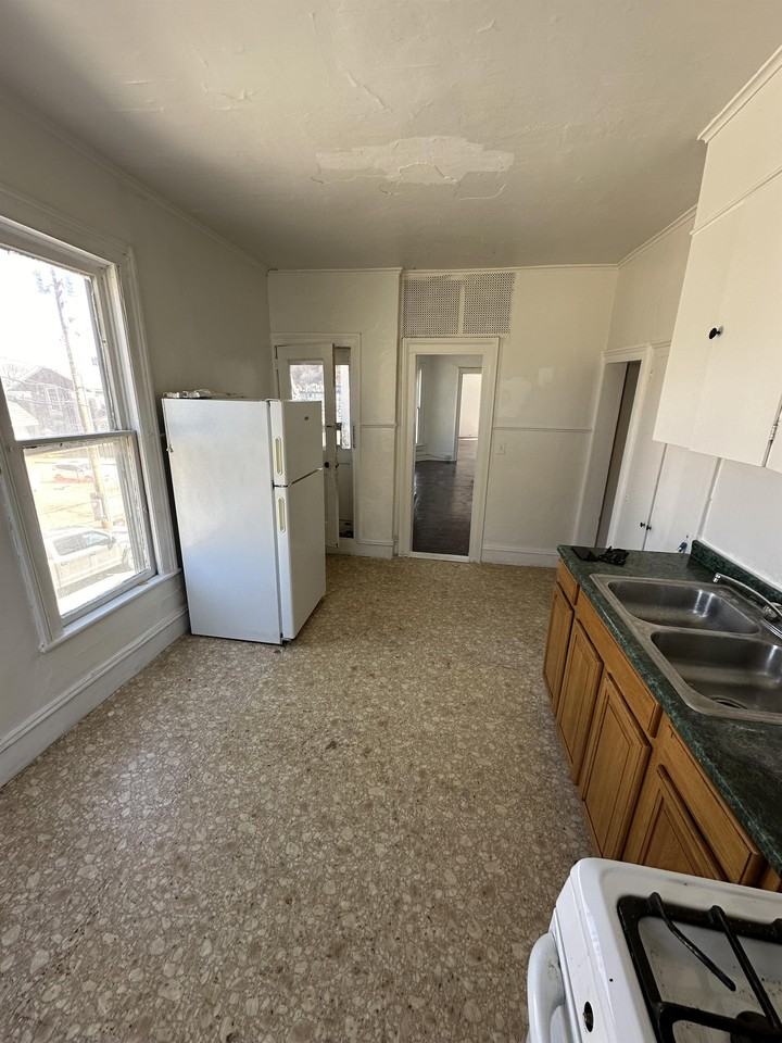 86 Congress St 2nd Fl #2ndFL - Photo 7 of 10