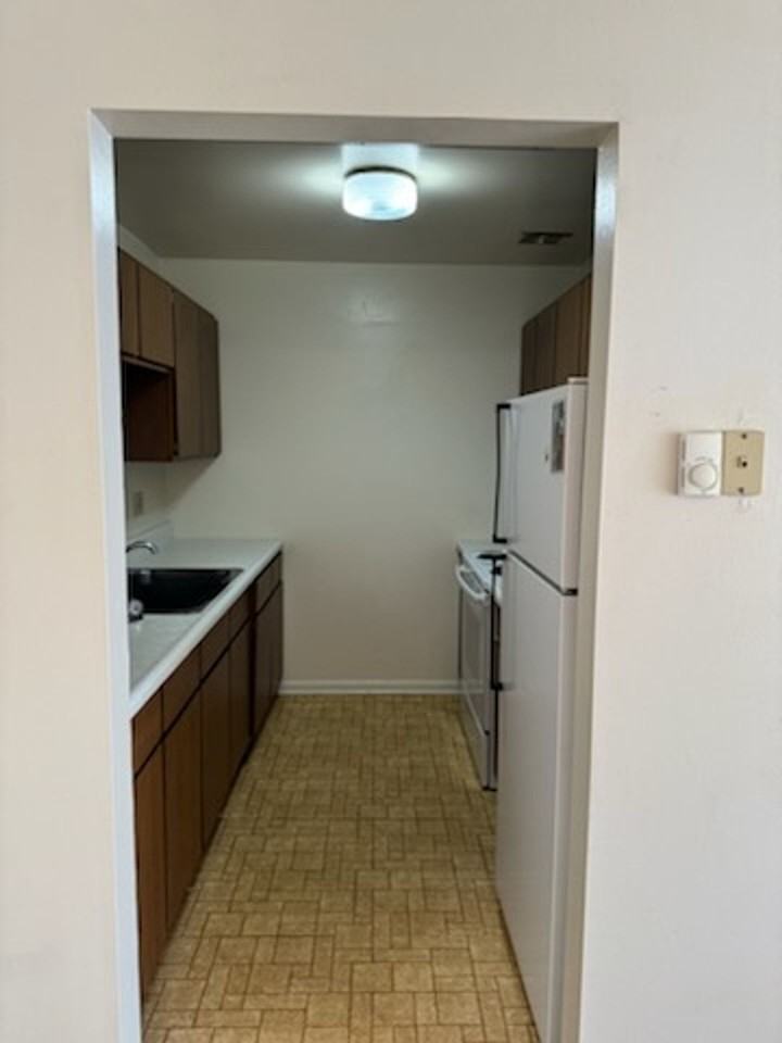 2BR apartment in Eagle River near the Chain of Lakes. - Photo 3 of 9