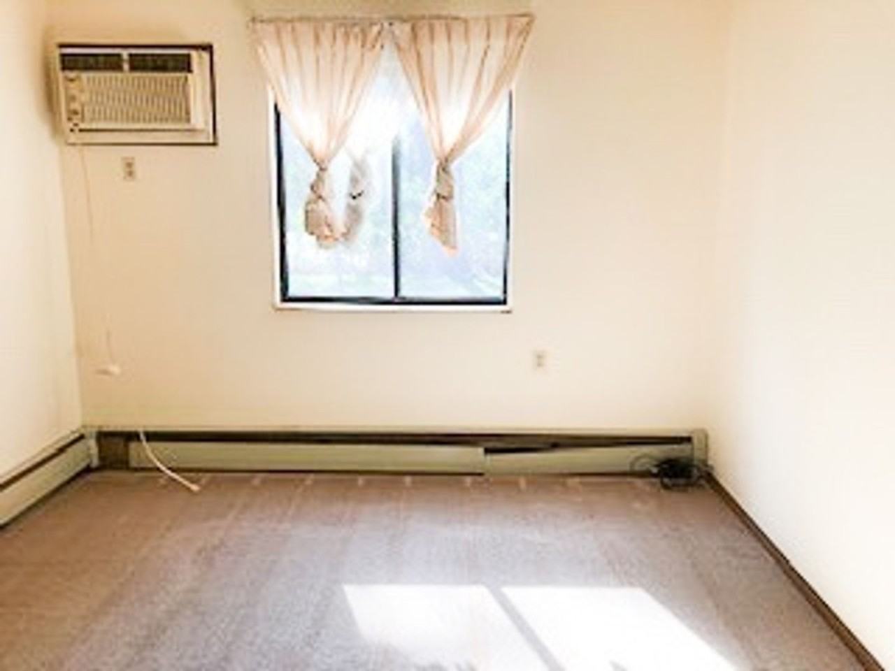 Brook Villa Apartments I - Photo 7 of 11