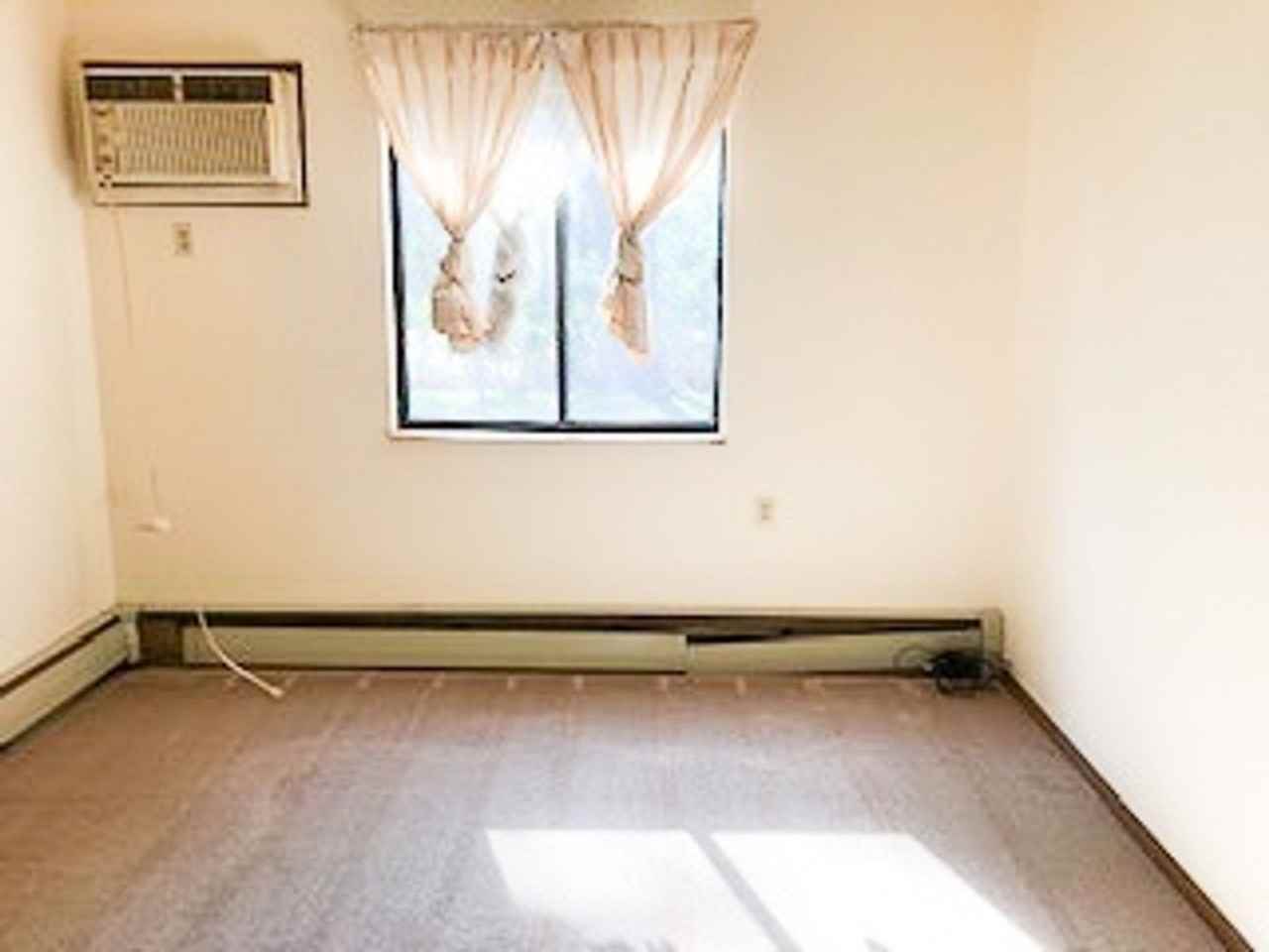 Brook Villa Apartments I - Photo 6 of 11