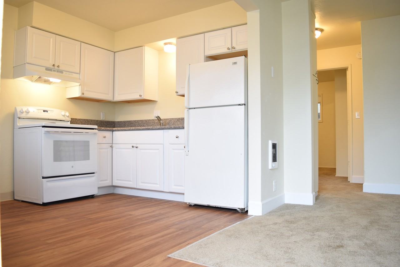 Sixpack Apartments - Photo 3 of 13