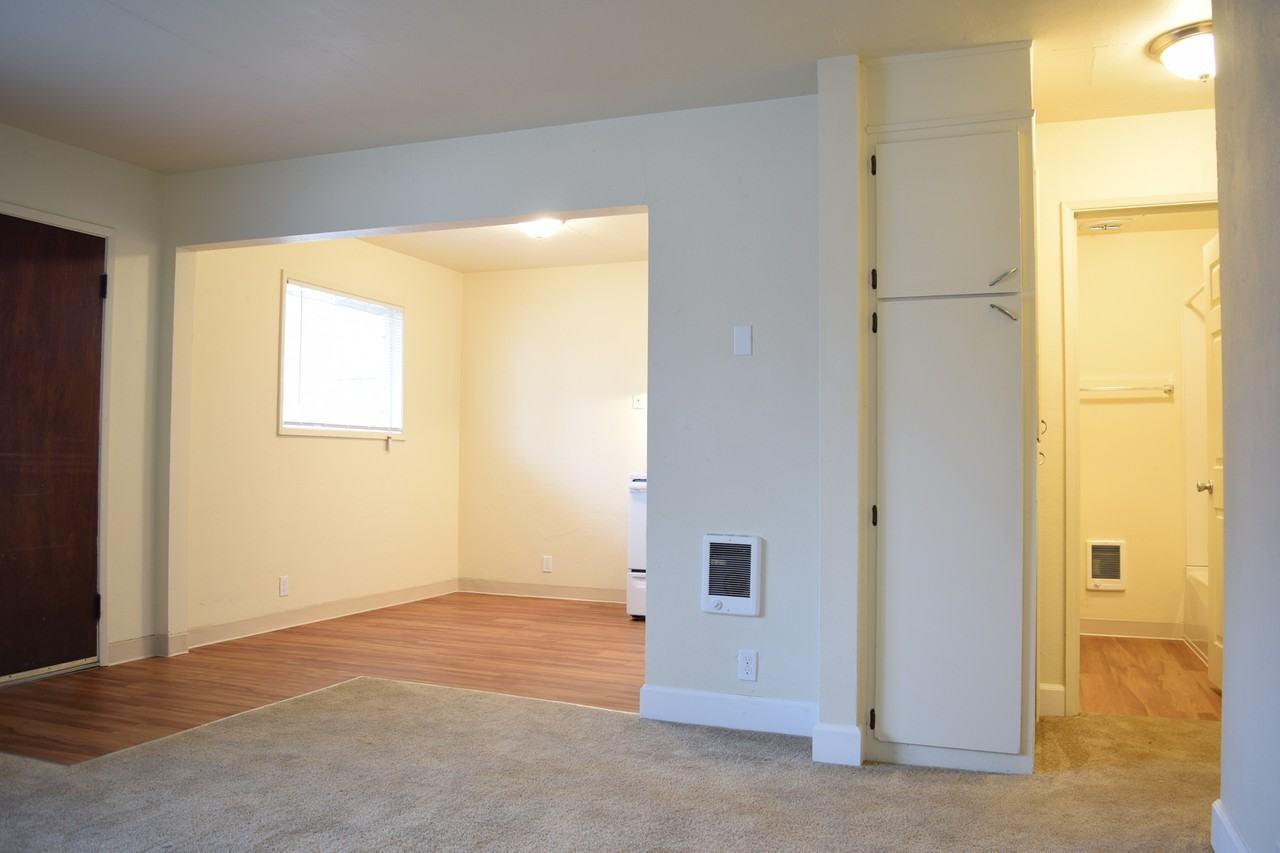 Sixpack Apartments - Photo 5 of 13