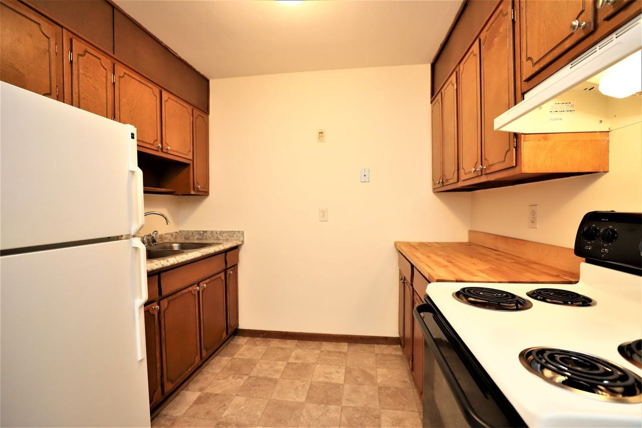 Victoria Manor Apartments - Photo 5 of 21