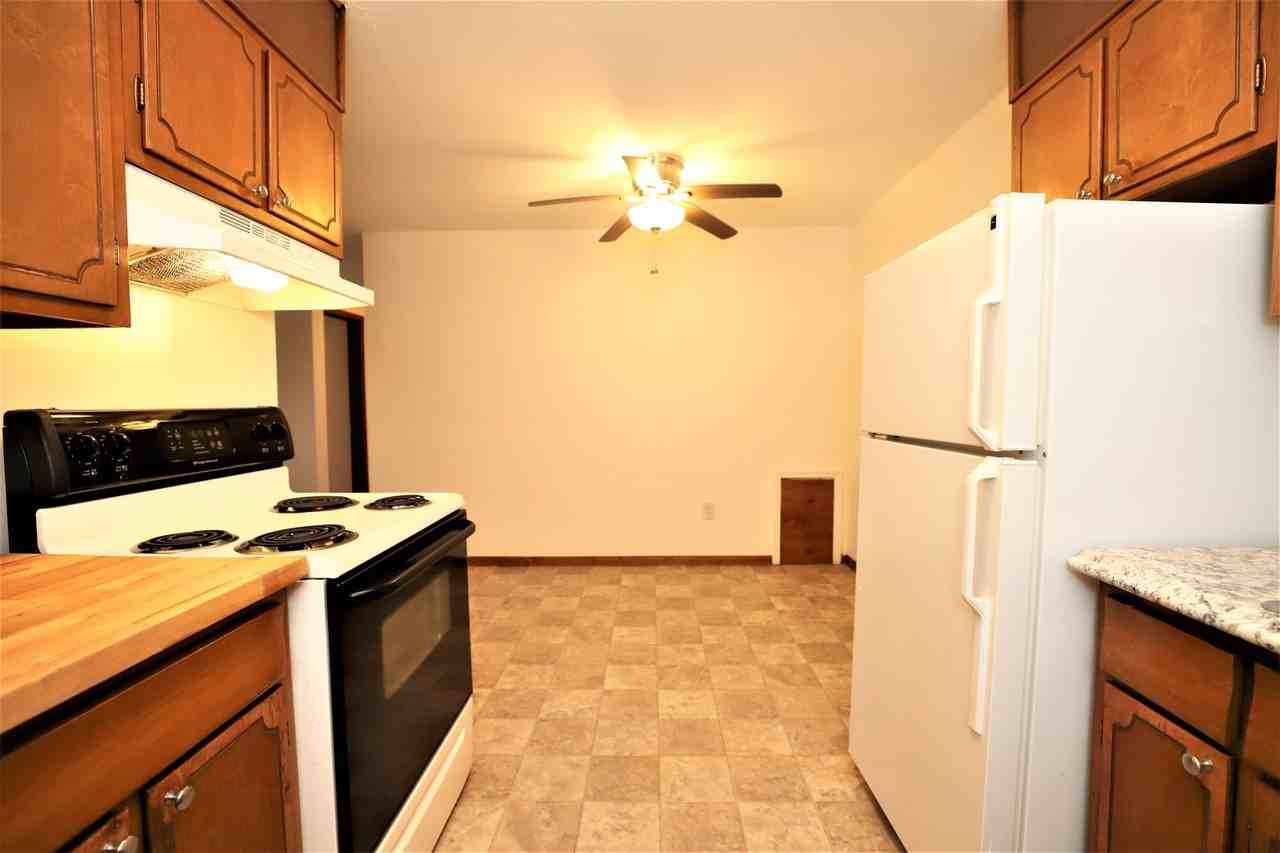 Victoria Manor Apartments - Photo 6 of 21