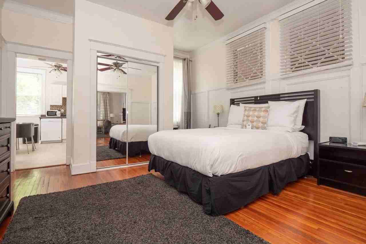 5506 Kentucky Avenue - Photo 5 of 13