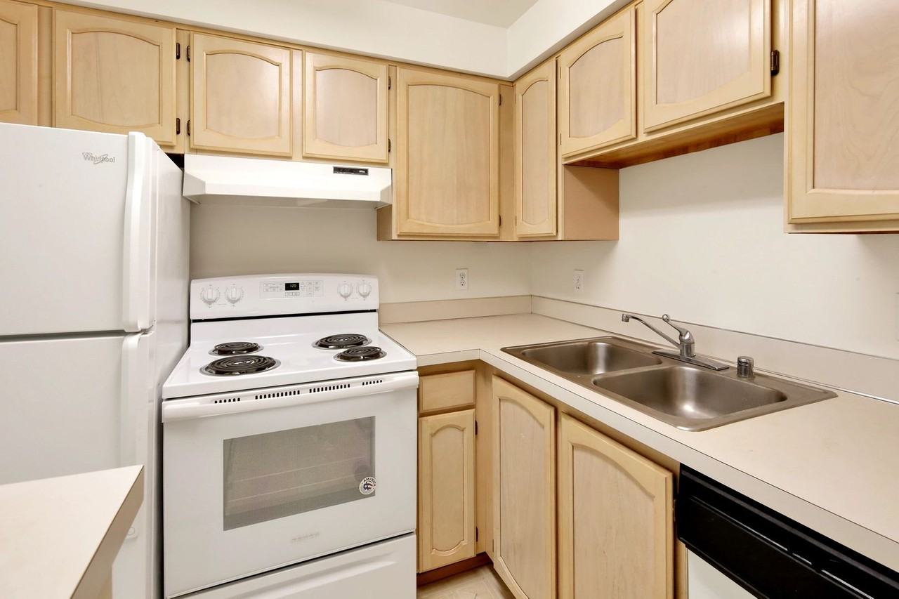 Taylor Place Apartments - Photo 2 of 31